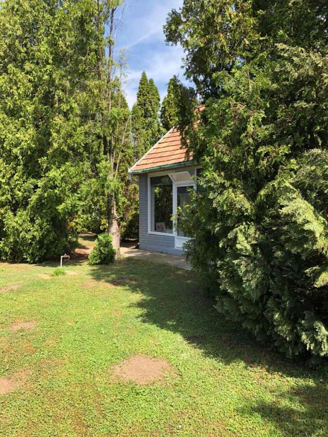 Retro Haz Guest House Balatonszabadi Luaran gambar