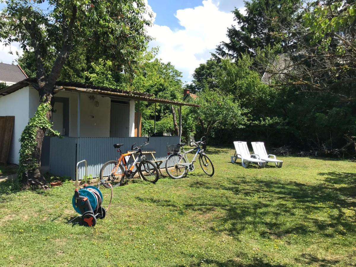 Retro Haz Guest House Balatonszabadi Luaran gambar